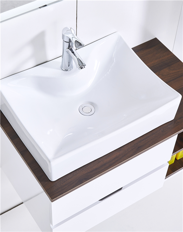 46 ভ্যানিটি GGP35