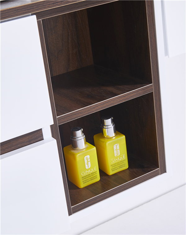 46 ভ্যানিটি GGP35